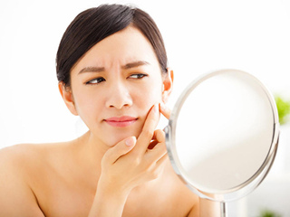 如何去除痘坑痘疤 4大方法修复坎坷不平脸蛋