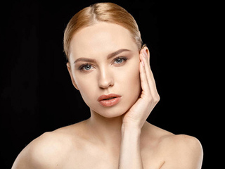 脸部浮肿的原因及消除方法 分享详细原因与快速消肿方法