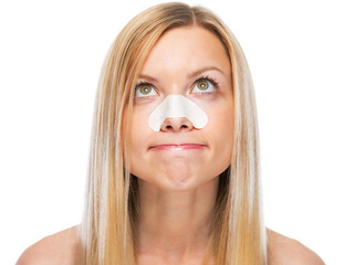 苏打粉去黑头的方法 盛传小苏打去黑头貌似不太靠谱