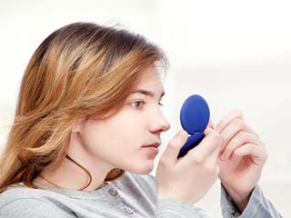 闭口和痘痘的区别 两者大不同教你一眼分辨成功