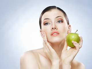 倩碧眼霜适合什么年龄 不同的眼部问题应该选择不同的产品