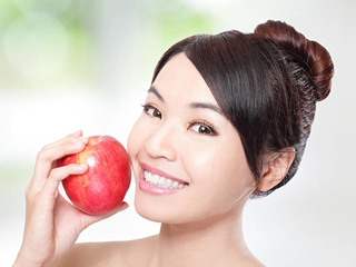 去皱纹最好的方法 脸部脖子对抗皱纹方法25岁女人必备