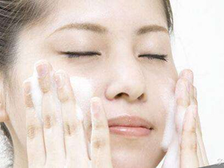 皮肤补水用什么好 女人皮肤补水步骤打造水嫩肌肤整天不干燥