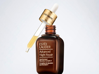 雅诗兰黛小棕瓶好用吗 修复精华的正确用法预防越用越黑