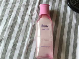 卸妆油对皮肤有那些伤害 洁面剂残留的后果不可小觑