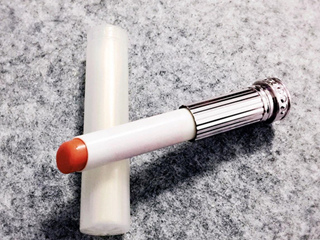 学生适合什么颜色的口红 轻松一笔即刻上色轻薄服帖