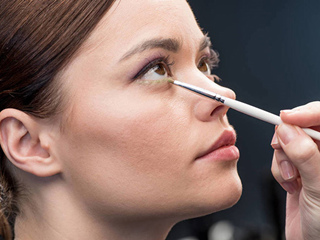 卧蚕眼妆画法步骤 分享最简单画法步骤几秒种搞定