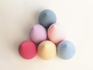 怎么用美妆蛋上粉底 巧用万能美妆蛋妆容更服帖