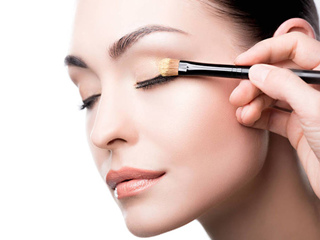 新手画眼影的技巧图解 一笔搞定眼妆美感翻倍提升迷死你