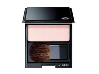 资生堂pk107使用方法 打亮苹果肌的神奇让你瞬间变年轻