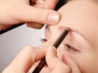 欧美高挑眉毛怎么画  2分钟画出万人迷欧美高挑眉毛