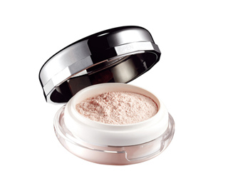 定妆粉和粉饼哪个好 根据肤质来判断跟美编来了解一下吧