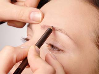 新手党怎么画眉毛 四款常见易上手眉毛画法轻松get