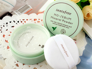 悦诗风吟散粉好用吗 50元的散粉竟然控油效果这么厉害