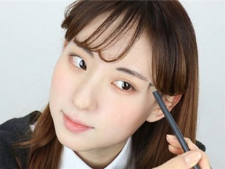 韩国学生日常生活化妆技巧 淡雅自然学生妆好看不留痕迹