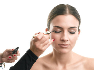 裸妆与淡妆的区别 零基础小仙女快Mark下注意事项