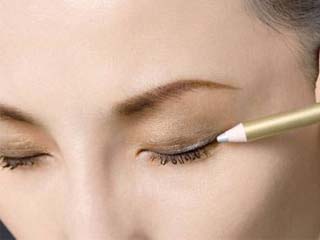 单眼皮如何画眼妆 单眼皮mm巧画眼妆散发独特美丽