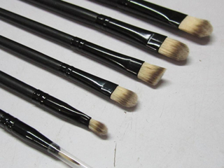 眼影刷怎么用 小刷子大讲究教你怎么正确使用