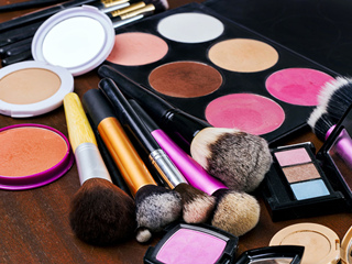 过期化妆品的妙用 博主分享化妆品过期后的新用途