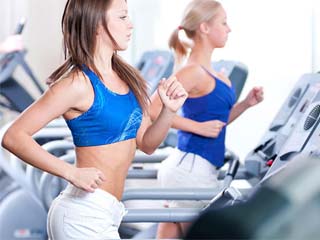 跑步机的正确使用方法 健身新人要一步步慢慢来跑步