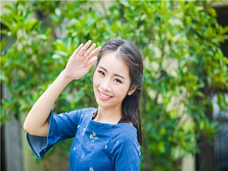 拥抱幸福 后妈的柔软很温暖