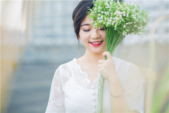 乱欲老婆 在我的面前却含着别人的硕大