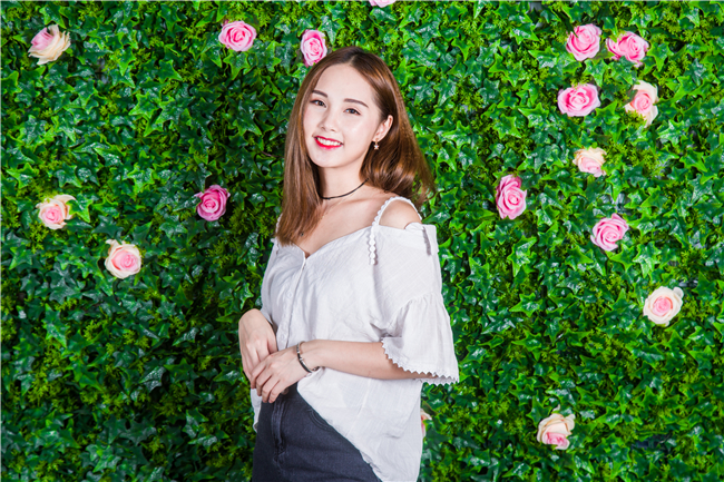 出租屋内 我的寂寞让我爬上了她的床