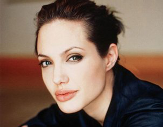 揭秘：好莱坞明星安吉丽娜朱莉信息大盘点