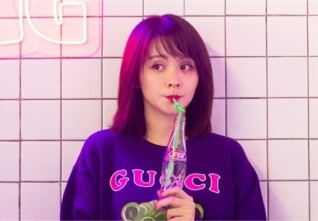 邓莎被误会成小偷 误带却被某品牌店长直指盗窃