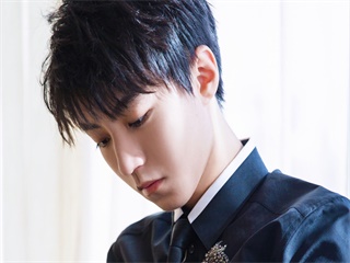 王俊凯班主任在你就眨眨眼 一本正经自己都感到心虚