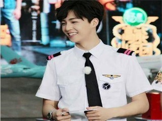 陈立农吸金能力太强 各家粉丝护主开撕骂战