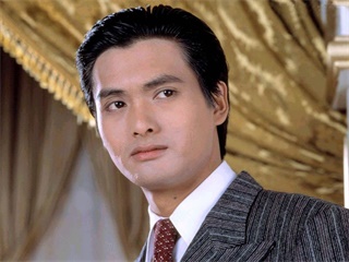 周润发夫妇搭地铁 粉丝近距离接触幸福到晕厥