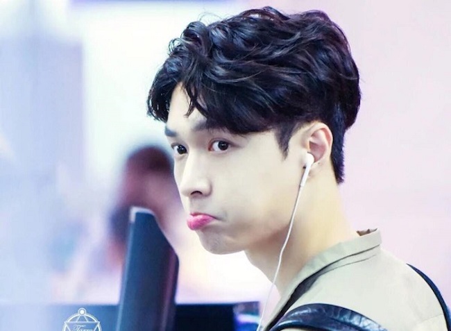 张艺兴27岁生日 王迅首次公开撒糖却给了艺兴