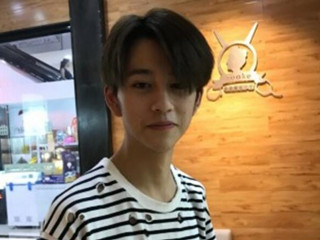 洗头小哥火速走红 气质干净模样秒杀圈中众多小鲜肉