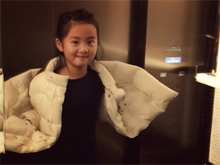 孙莉晒女儿出游照 气质出众早熟是好是坏引热议