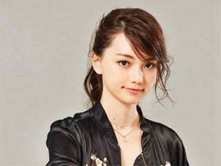 围棋美女颜美如仙 黑嘉嘉色艺双绝完爆仙女刘亦菲九条街