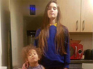 英国最高姐妹花走红 颜值爆表鹤立鸡群令网友惊掉下巴