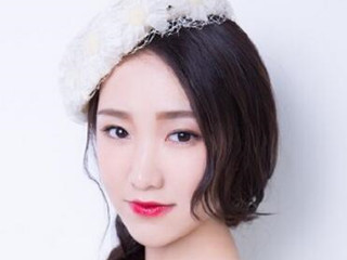 吉祥三宝女孩美艳照流出 昔日清纯少女变成熟御姐