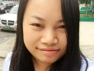 凤姐自拍自称少女 网友：颜值爆表吓得我都躲起来了