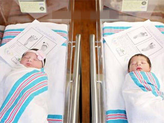 新生儿叫罗密欧朱丽叶 同家医院出生床位还是邻居太妙了