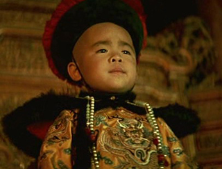 溥仪的妻子婉容 为获得赌资润良竟让她当妓女去服侍官人