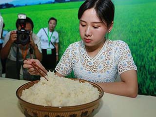 美女吃8斤米饭 揭秘美女怎么也吃不胖的真实内幕