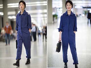 周冬雨机场照 继五五分身材后获厂花称号冬哥威武