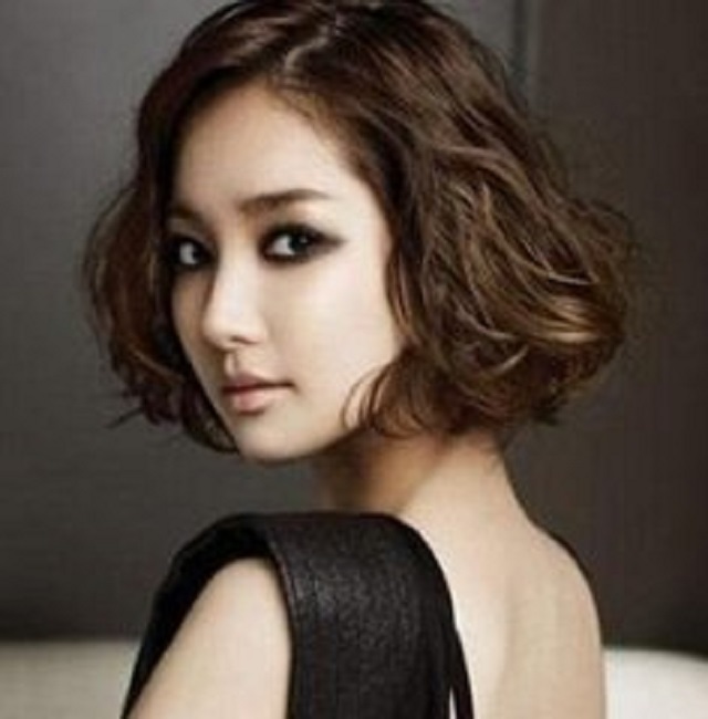 短发烫发图片教你如何选择适合自己的发型，错过不为你买单