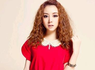 今年流行什么发型？换个发型又美一年！