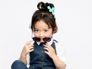 小女孩发型绑扎方法 五种小女孩甜美发型绑扎妈咪必学