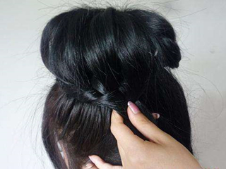 花苞头扎法步骤图解 舒颖教你夏天这样扎头发好看又凉快