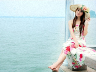 碎花连衣裙怎么搭配 巧用小饰物让你秒变文艺女神范