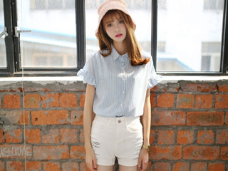 条纹衬衫搭配什么裤子 时尚教主教你穿出清新脱俗女神范