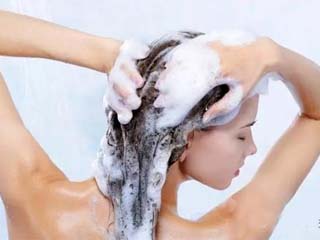 洗头发的正确方法 洗头六步走get女神同款黑长直